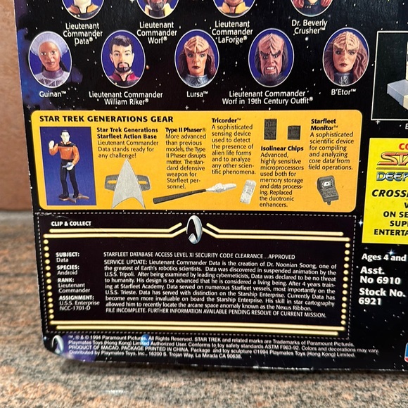 Star Trek Generations LT Commander Data Figurine - Picture 7 of 8